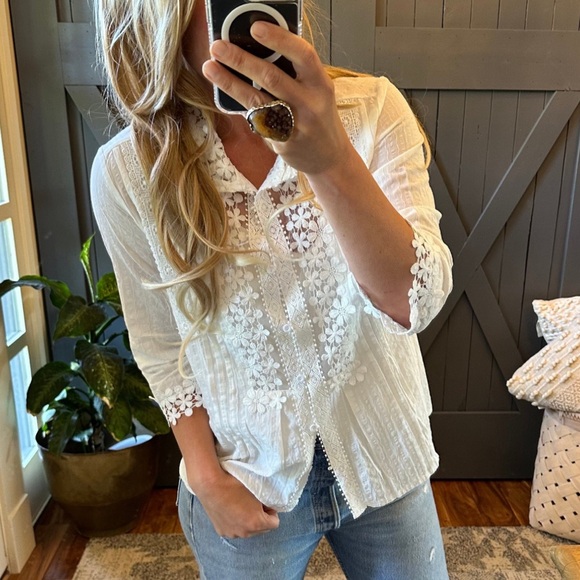 New Feminine White Lace Button Front Blouse Top Bohemian Western Style - Picture 2 of 7